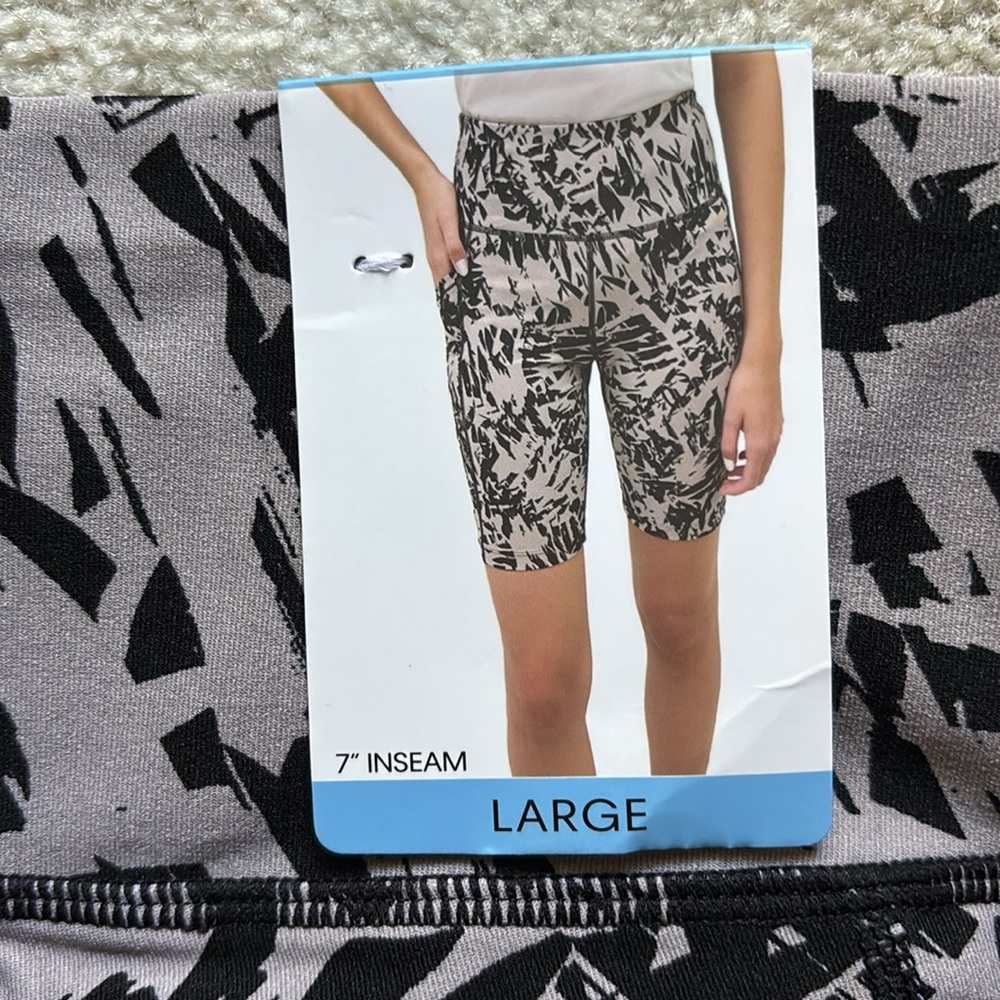 NEW Calvin Klein bike shorts - Picture 3 of 9